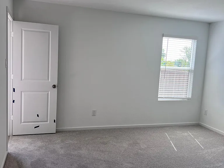 3927 Ontario Way — Photo 10