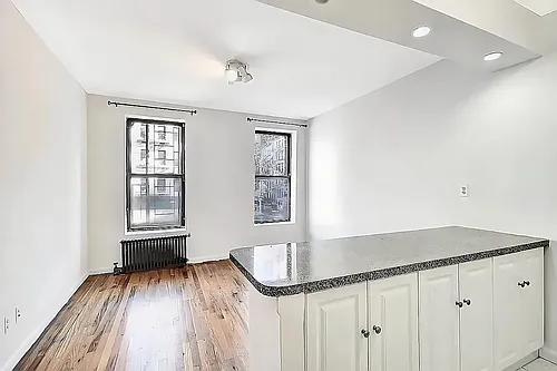 422 Amsterdam Ave #2C Photo 1