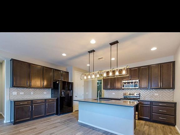 3rd image of 1045 W Calle Moa