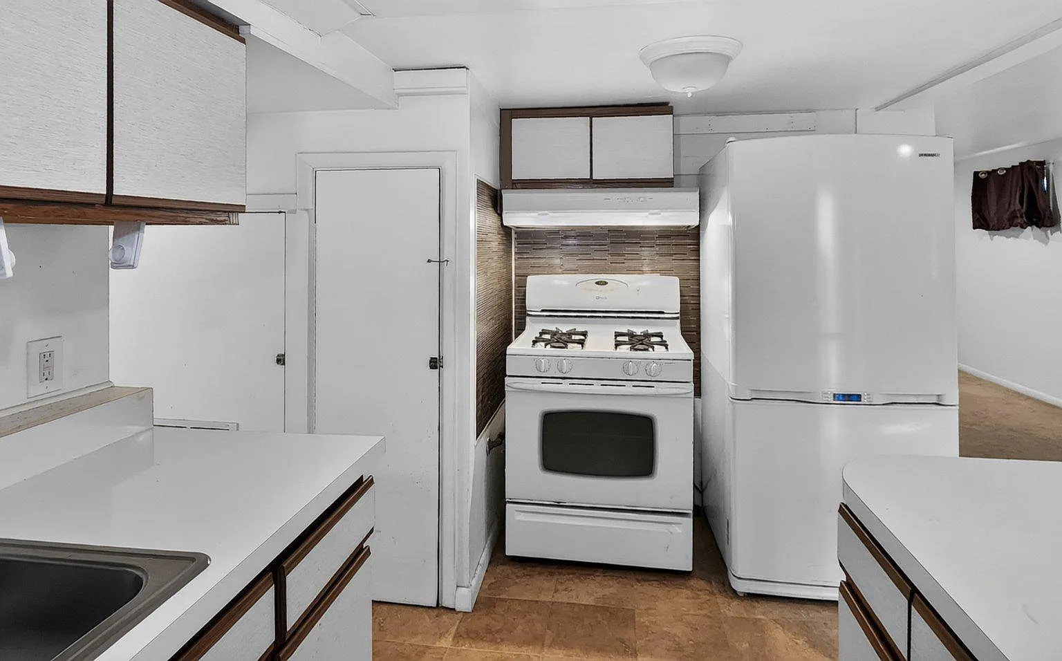 1 bed, 1.0 bath, 750 sqft, $1,400 — Photo 1