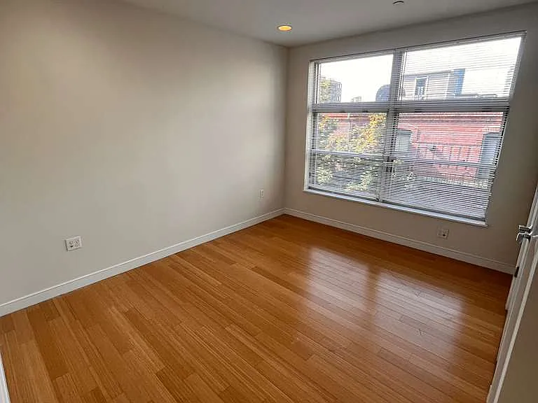 601A Albany St — Photo 4