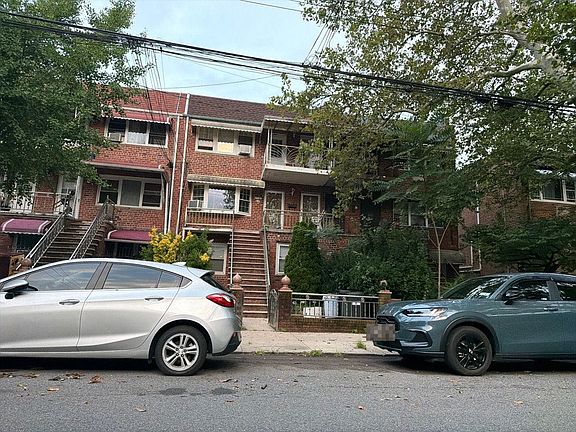3rd image of 1018 E 59th St