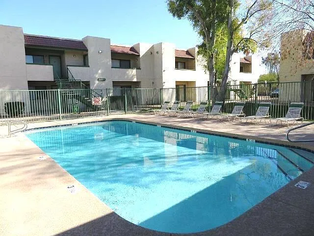 1223 S Dorsey Ln #203 — Photo 5