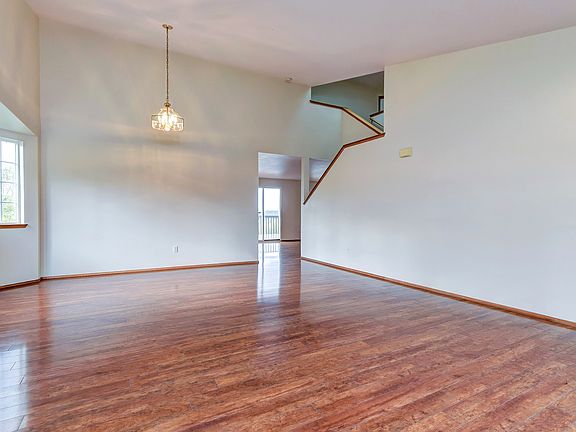 5th image of 8630 74th Dr NE