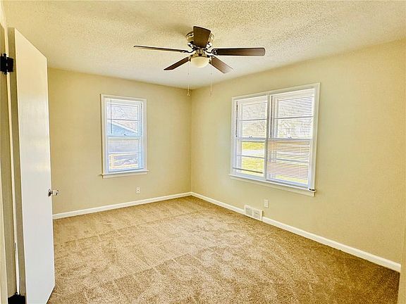 5th image of 4935 Kimball Ave