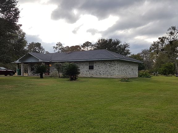 3rd image of 3585 Palm Dr
