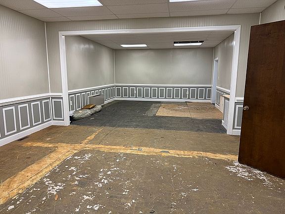 4th image of 210 S College Ave