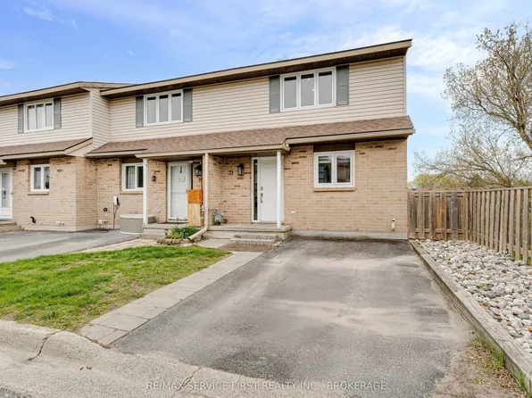 31 Coventry Cres #46, Kingston, ON K7M 7S1