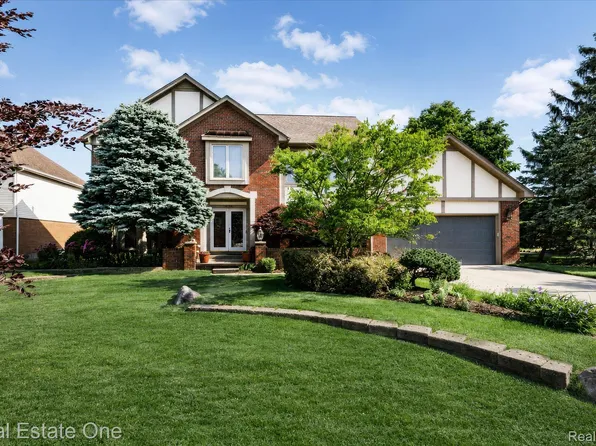 3596 Aynsley Dr, Rochester Hills, MI 48306