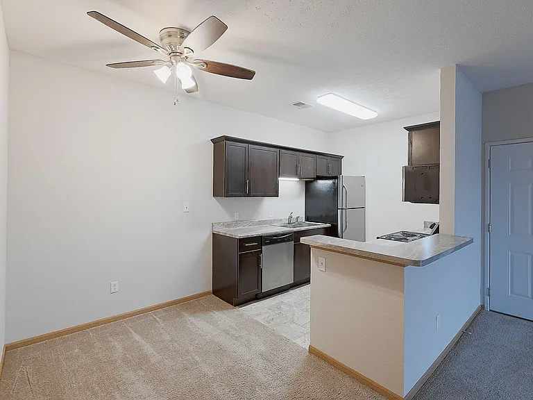 Gateway Park Apartments — Photo 40