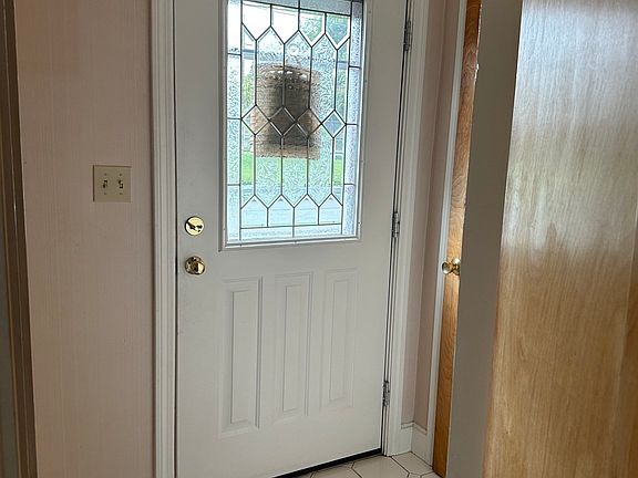 4th image of 124 Felton St