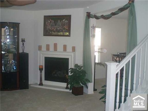 Spacious Living Room W/ Fireplace