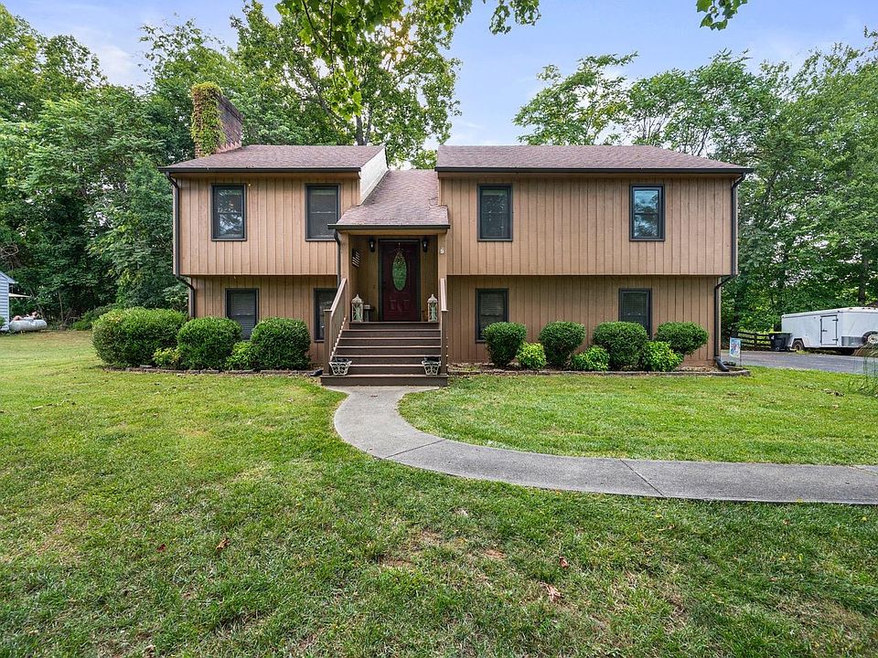 1st image of 103 Cambridge Dr