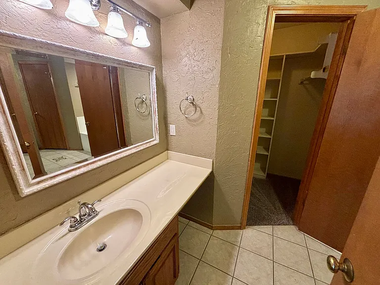 1304 Fairfax Cir — Photo 15