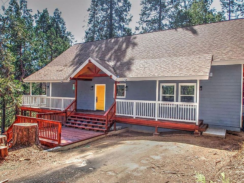 1st image of 41865 Chipmunk Ln