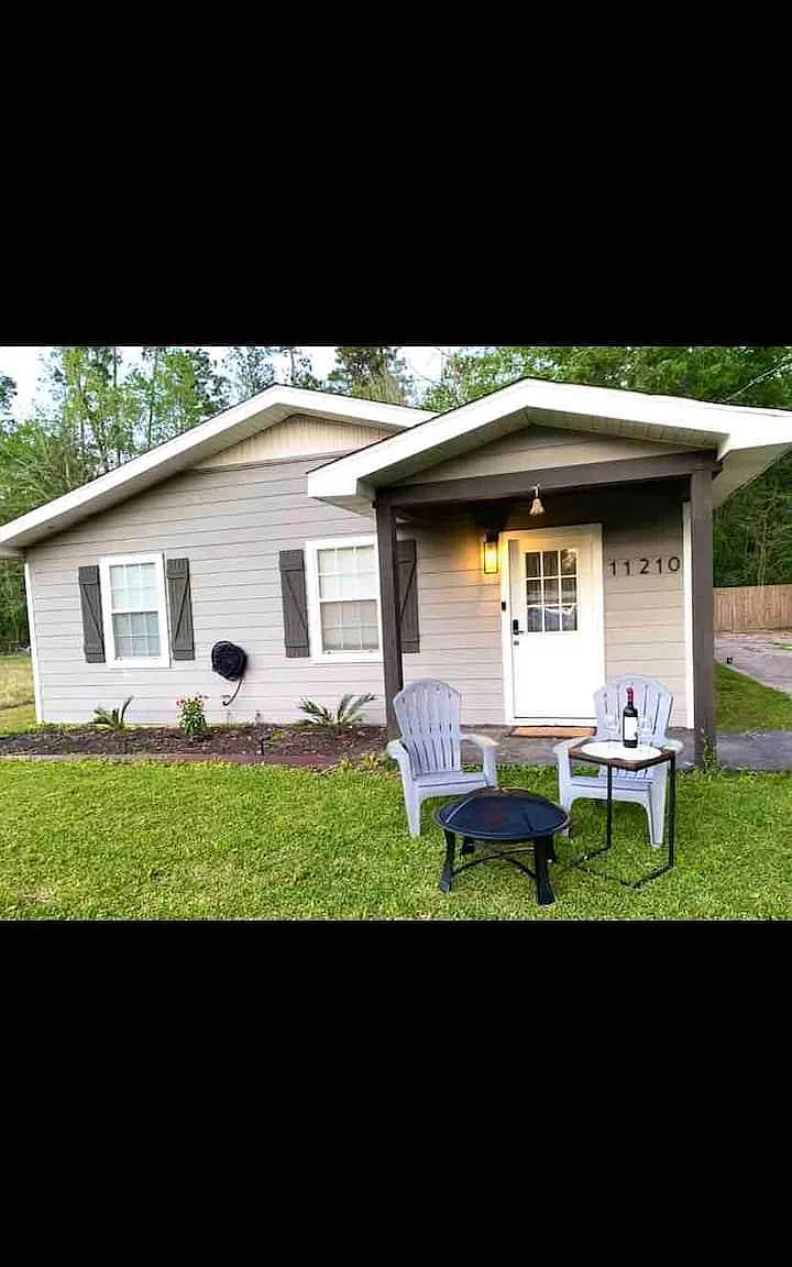3 bed, 1083 sqft, $1,450 — Photo 1