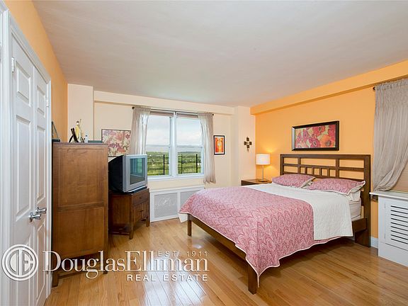 4th image of 5900 Arlington Ave APT 7W