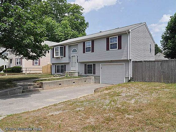2nd image of 194 Woodbine St