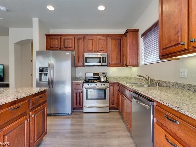 3305 Umbria Gardens Ave — Photo 15
