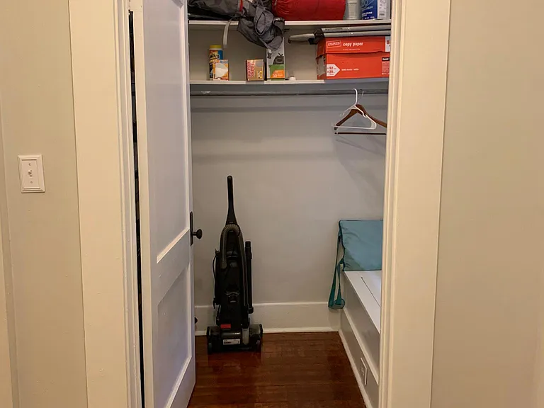 4317 Fontainebleau Dr — Photo 3