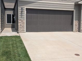5513 S Seville Pl, Sioux Falls, SD 57108