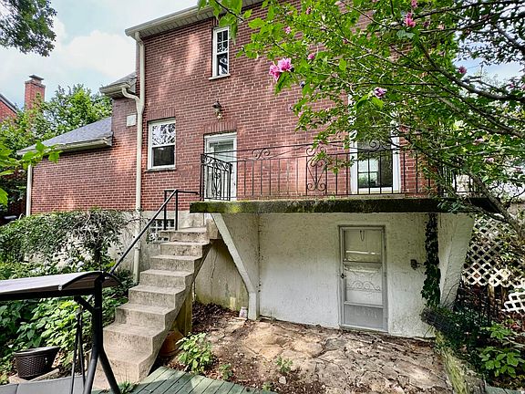 5th image of 1306 E Henry Clay Ave
