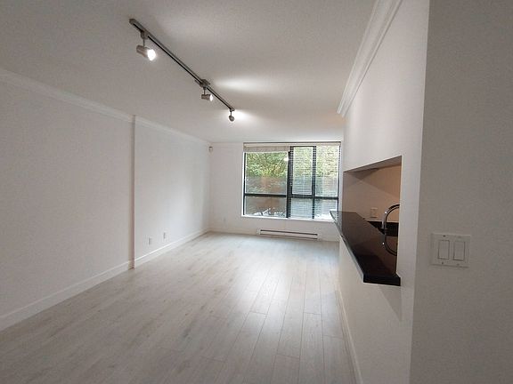 4th image of 3588 Crowley Dr #202