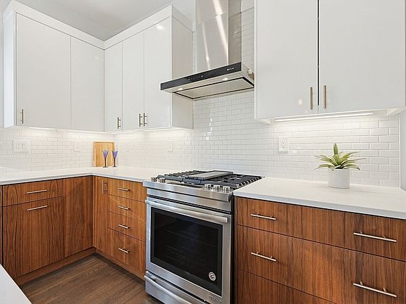 4th image of 214 Waverley St Unit 214