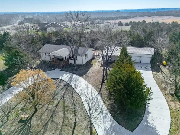 4936 NW County Line Rd, Benton, KS 67017
