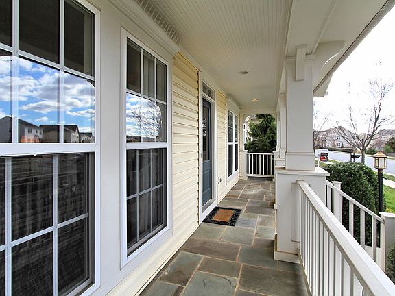 3rd image of 23344 Gardenwalk Dr