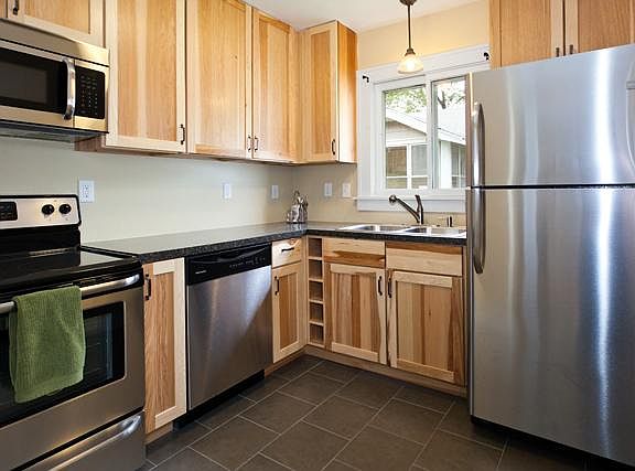 4th image of 1721 Rollins Ave SE