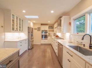 3950 W Shore Dr, Edgewater, MD 21037