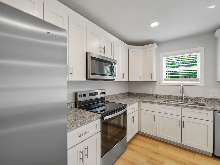 718 Park Ave — Photo 8