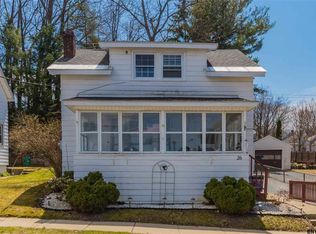 26 Vanwyck St, Gloversville, NY 12078