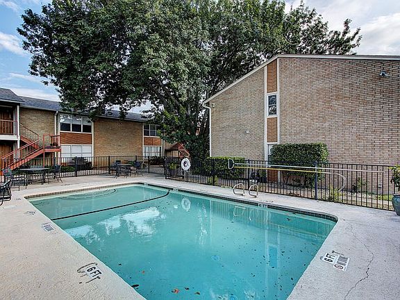 3rd image of 2450 Ashdale Dr APT 107