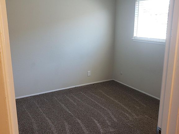 5th image of 346 Clifton Ave APT 3