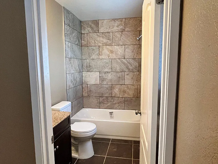 9120 Peach Ave — Photo 18