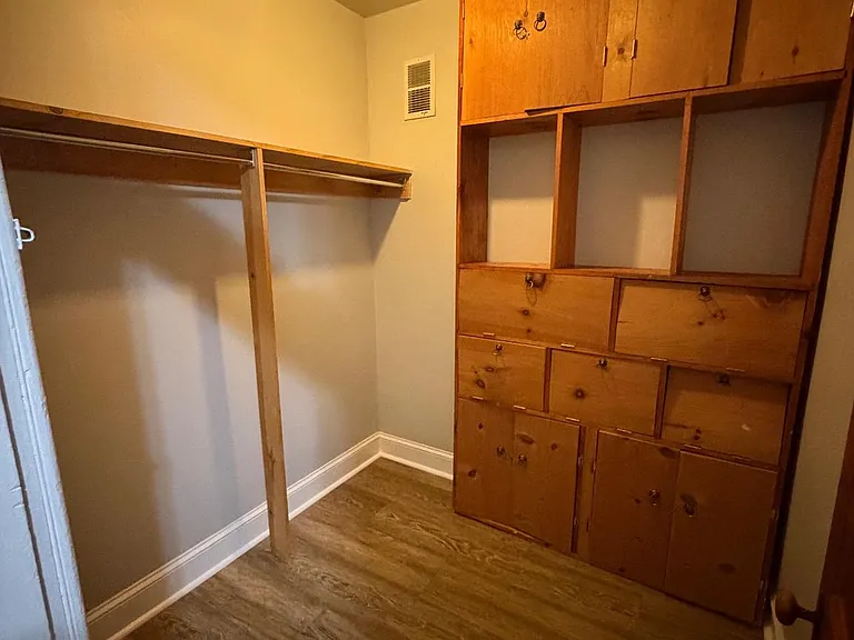 2753 Rayner Ave — Photo 8