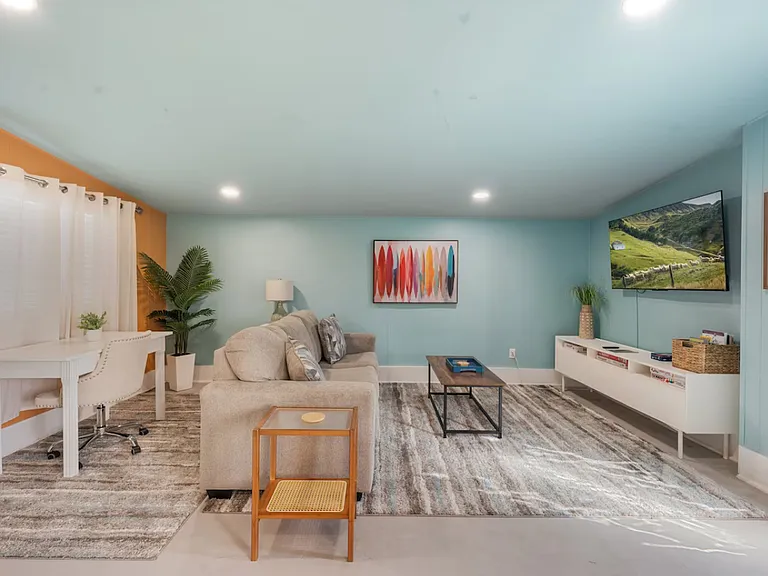 320 Belair Ave — Photo 5
