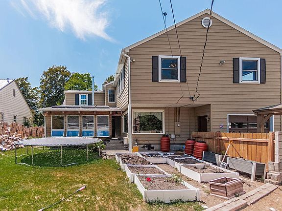 5th image of 415 11th St
