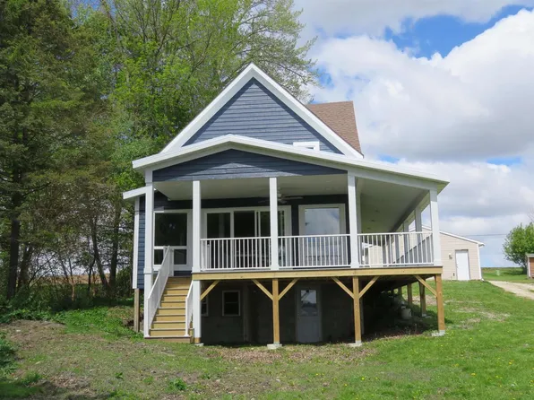 W10725 Blackhawk Trail, Fox Lake, WI 53933