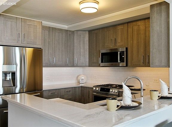 4th image of 420 E Waterside Dr Unit 1614