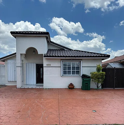8974 NW 112th St Photo 1