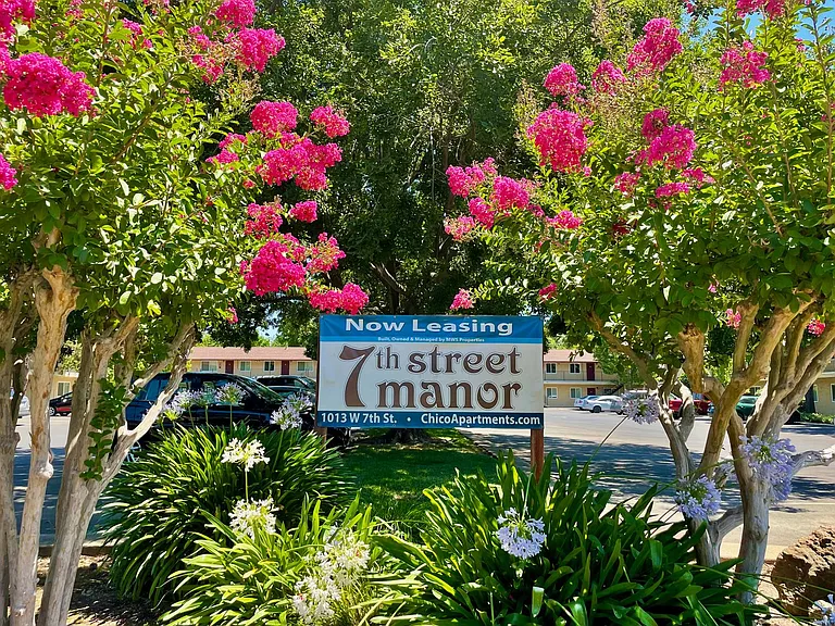 7th Street Manor — Photo 29