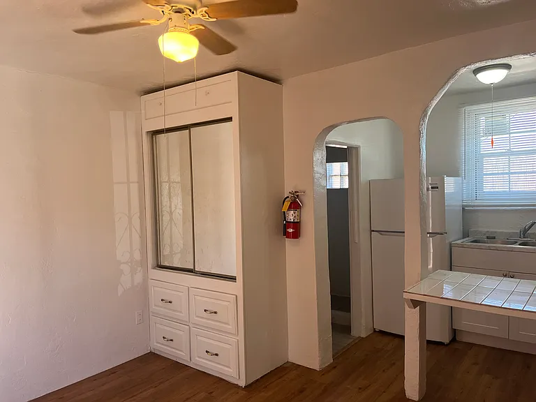 Spacious Efficiency Gem in the Far North Valley — Photo 3
