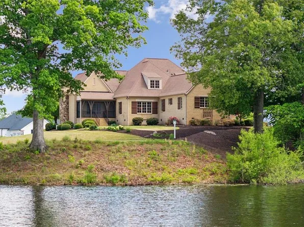 1431 Cypress Creek Pkwy, Smithfield, VA 23430