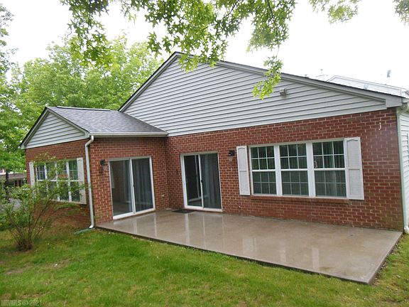 4th image of 225 Silver Leaf Dr