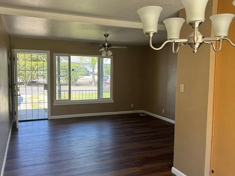 2124 Ethan Way — Photo 9
