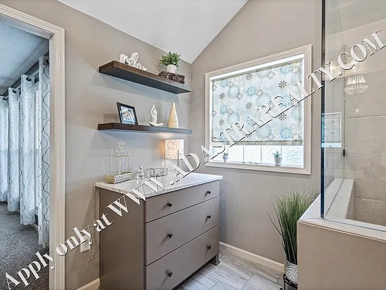 4904 W 157th St — Photo 20