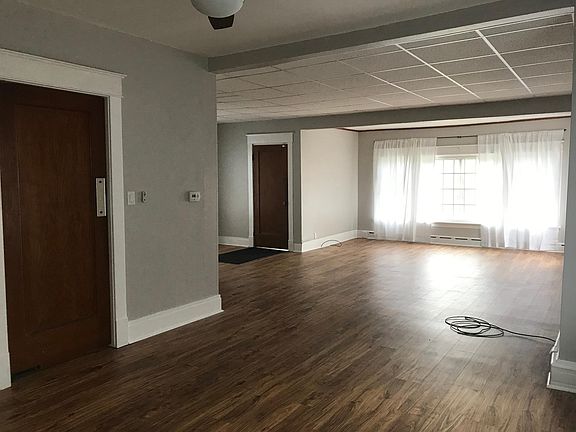 Dining room/ living room